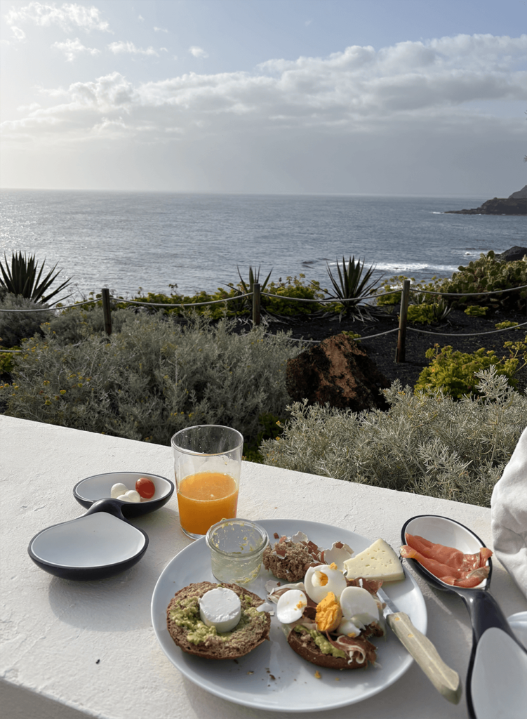 Faro de punta cumplida La Palma desayuno